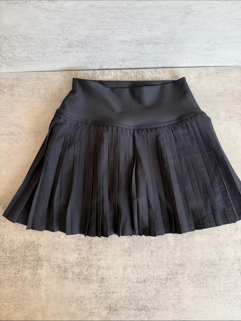ALO Black Pleated Women's Skirt - Classic Tennis Style